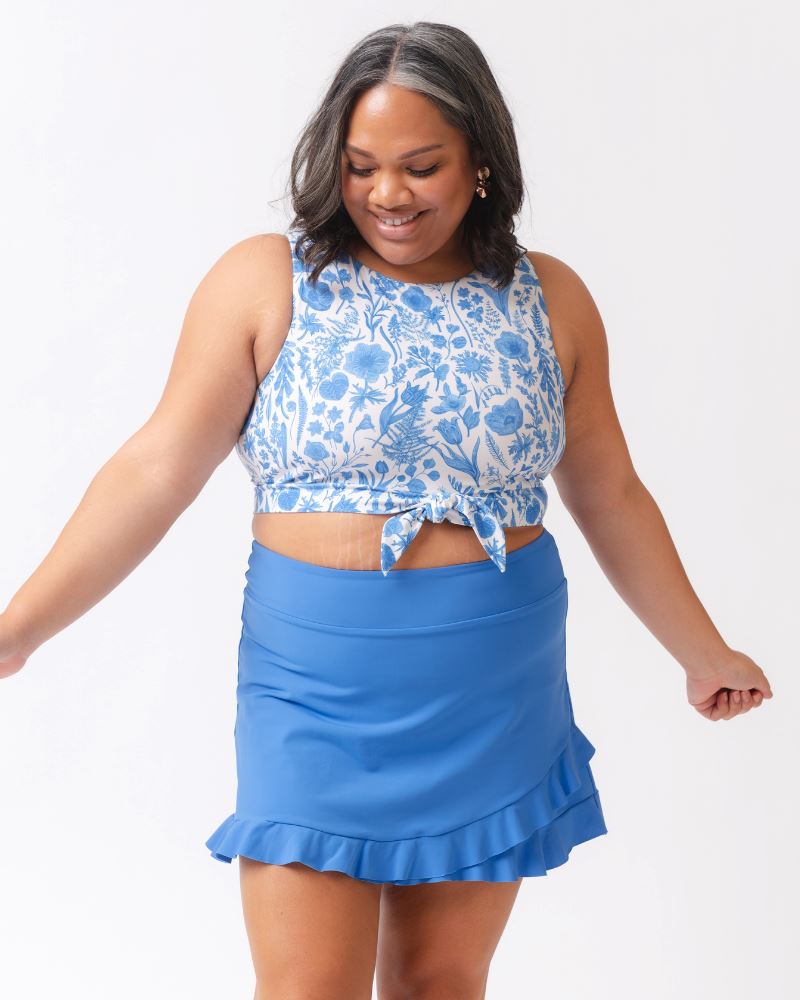 14_b4c5438b-9a3e-4946-a6c3-91af02112c16.jpg Botany Floral Knotted Crop Top