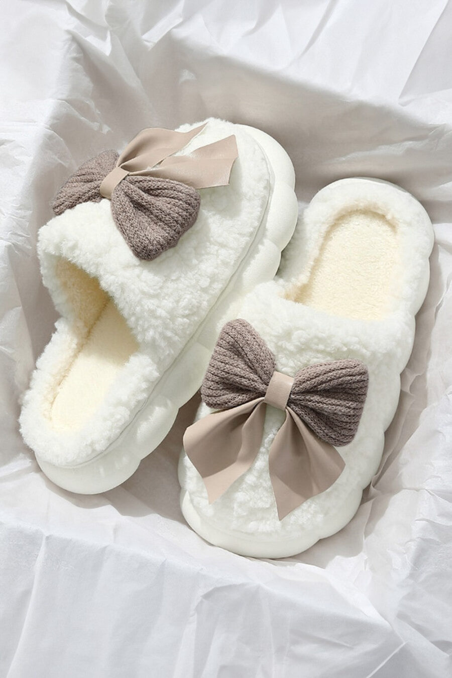 22739348_83c3d2d4-3c42-4626-bb63-08b67d945b76.jpg White Bow Slippers