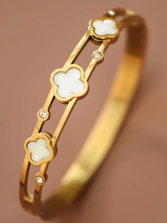 Alana18KCloverBangleBracelet.png Alana 18K Clover Bangle Bracelet