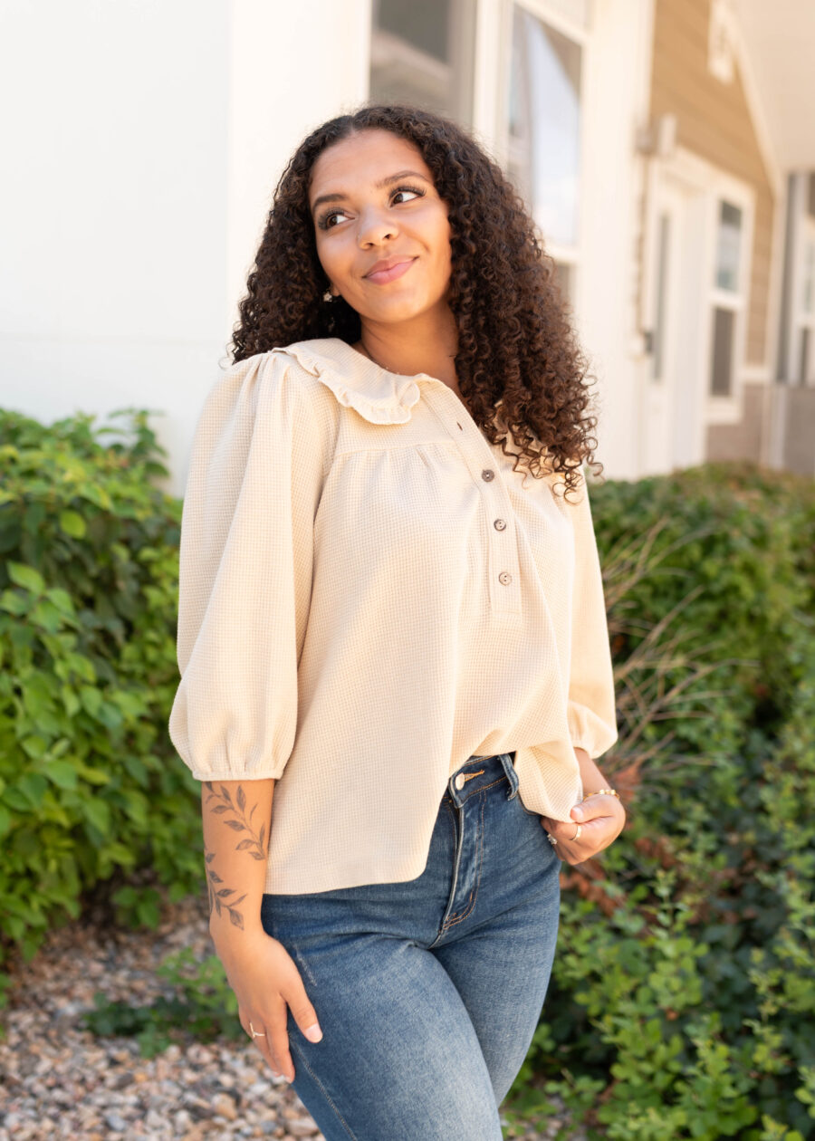 BrooklynNaturalCollaredTop_DSC8564.jpg Brooklyn Natural Collared Top