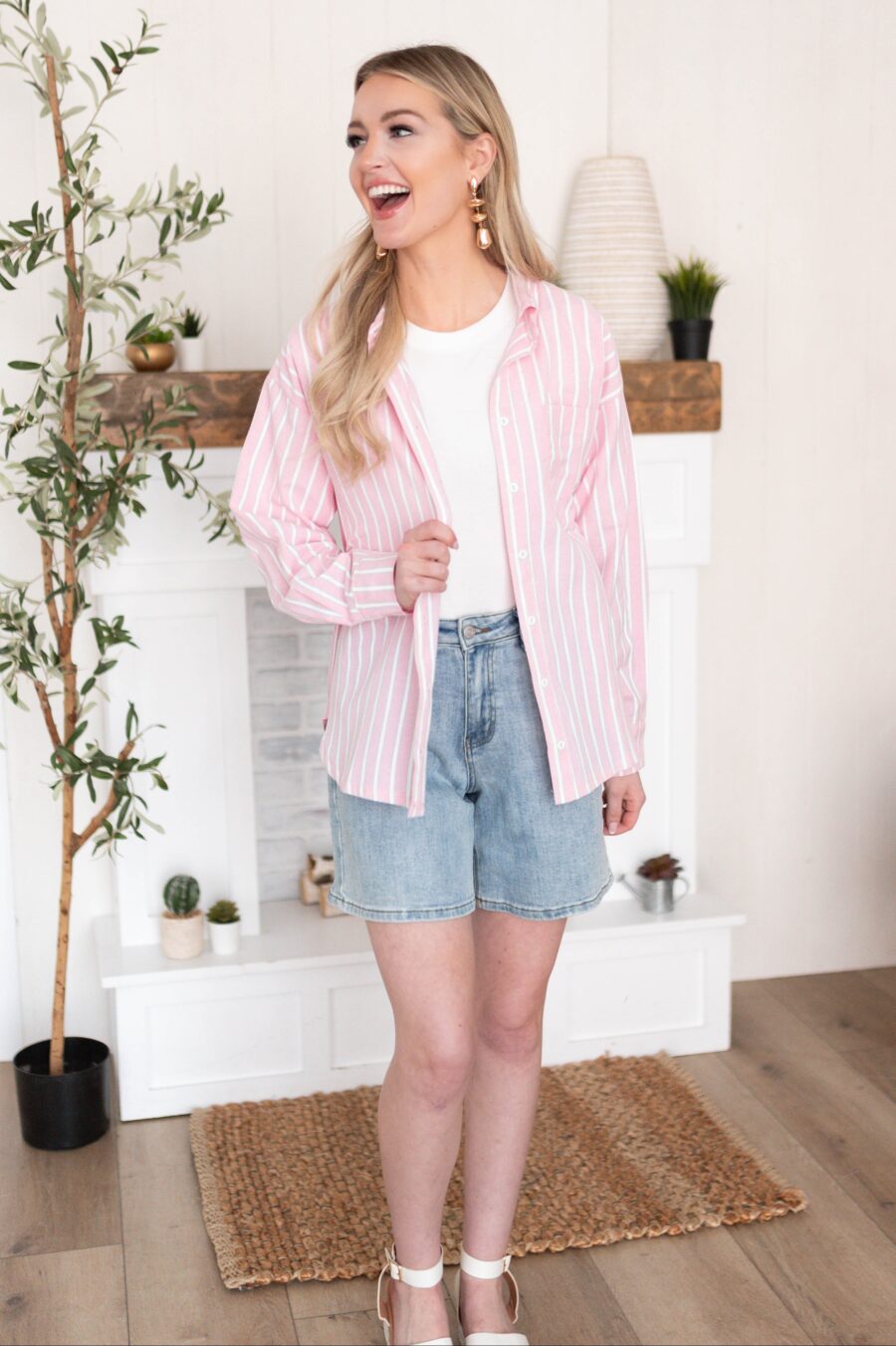 PaytonPinkButtonUpTop_DSC5311.jpg Payton Pink Button Up Top