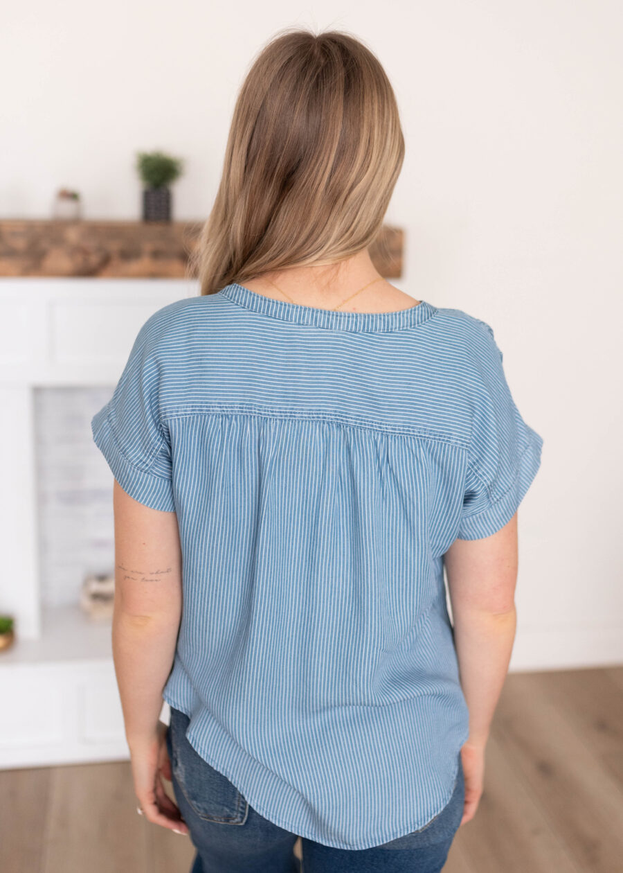ZuriStripedChambrayTop_DSC4603.jpg Zuri Striped Chambray Top